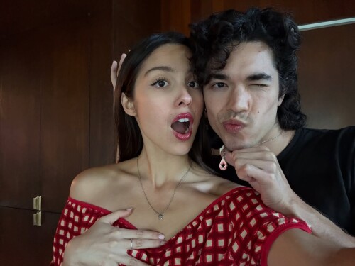 livieshq---DMvORAmubWo---1e4d617d3da6b3f4c