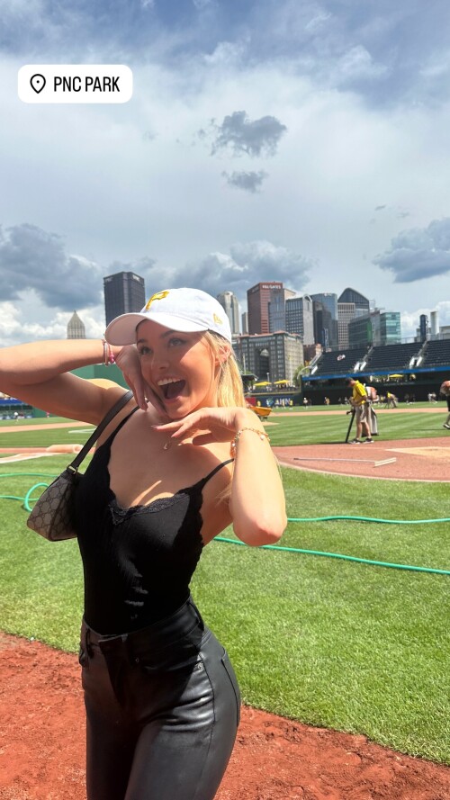 livvydunne 1716497619 4533916727d0728589e2c0cc