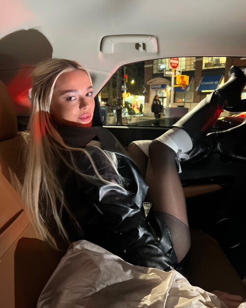 livvydunne 1733104821 3513860386224781124 453391679a56c6c7e7c50262