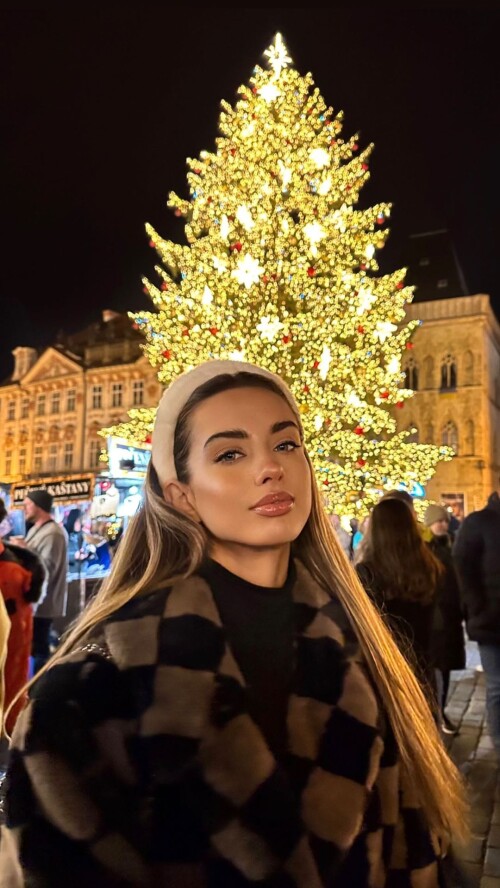 lizakovalenkoo 20231216 STORIES 3258682003047874637 5 3259076435740158274a936564d957d8c26