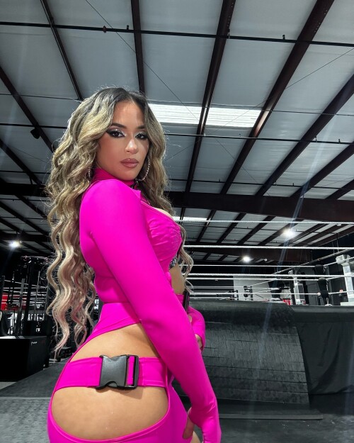 lolavicewwe 20240626 p 3399134888148472304 5 3399134877998201810201f0b62d26eb0a0