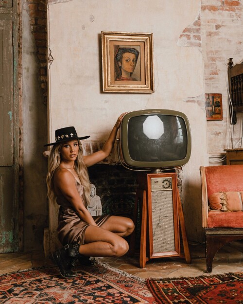 lolojones Cg48ntNOE9Q 3