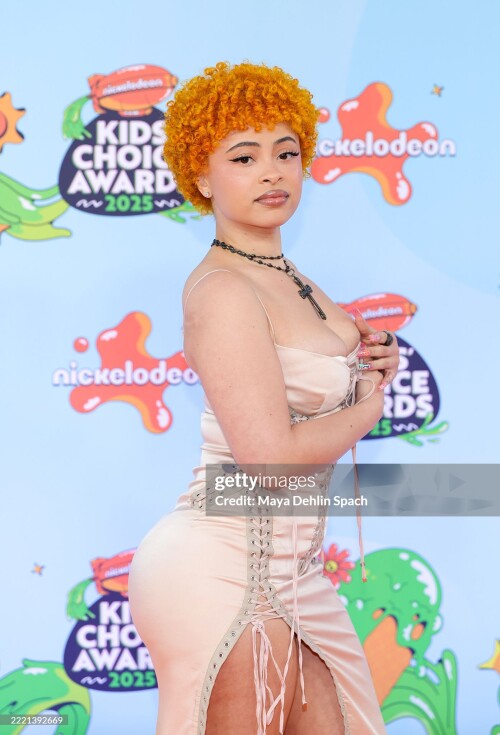 SANTA MONICA, CALIFORNIA - JUNE 21: Ice Spice attends the 2025 Nickelodeon Kids' Choice Awards at Barker Hangar on June 21, 2025 in Santa Monica, California.  (Photo by Maya Dehlin Spach/Getty Images)