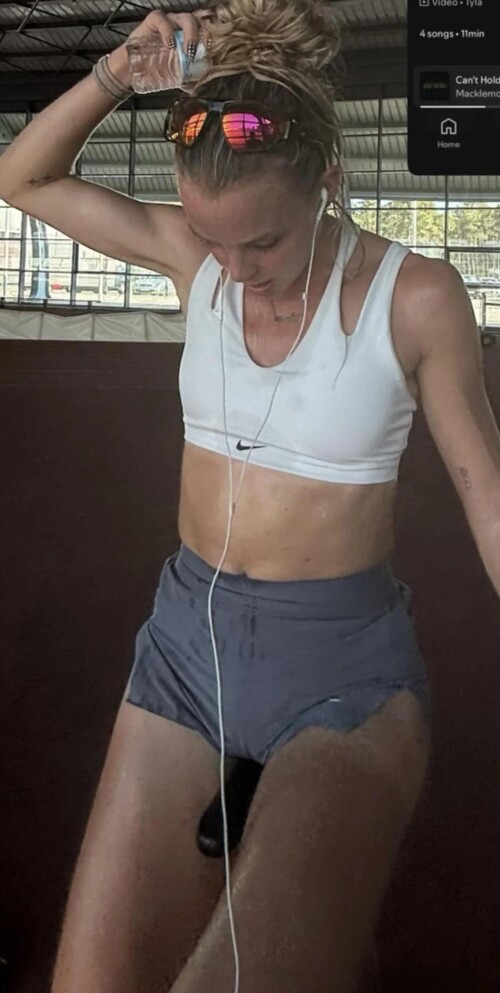 looking toned v0 cbw6236h24ff19cf671aa62694cd8