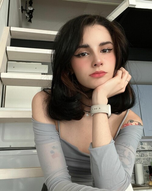 loona x15 1690826385297c3a300331586b8ca