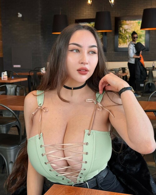 louisakhovanski 04 02 2023 0002