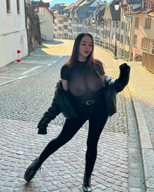 louisakhovanski 10 02 2023 0006