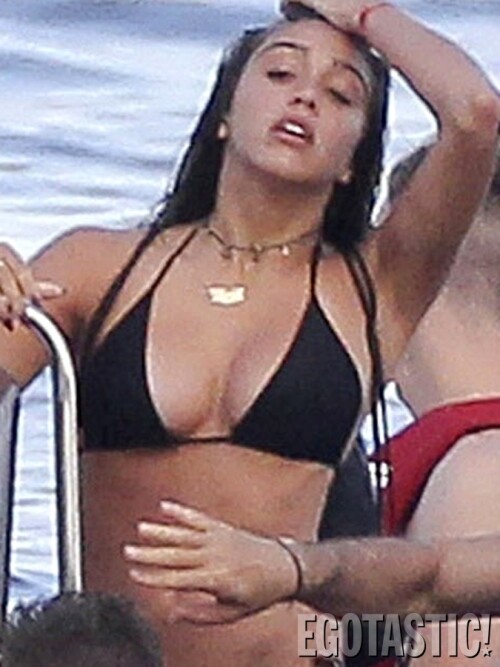 lourdes leon bikinis in france 10 675x90009bb8179025ae464