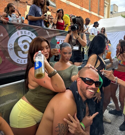 love it here 161d5875519f7a56b