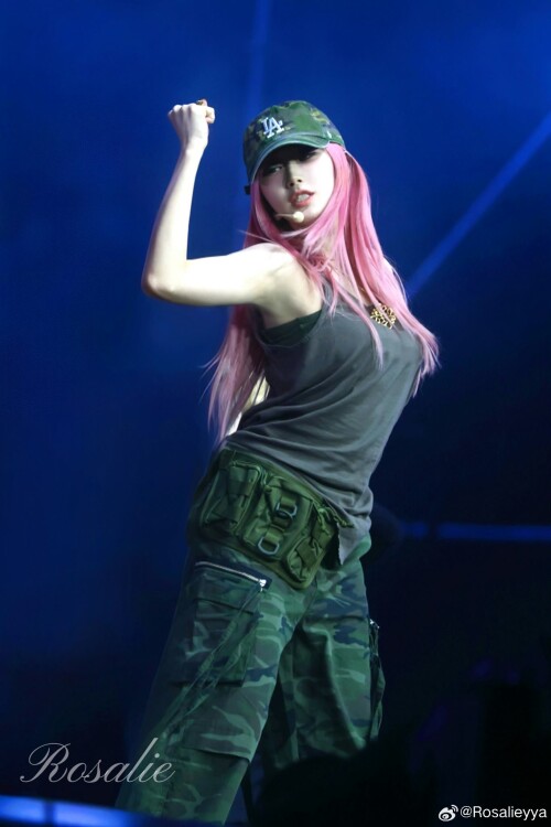 loveuaeri 1878079400975233074 2c6fa53690e11f2f2