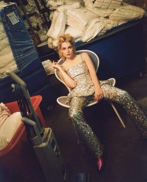 lucy boynton in style 02fd596f0fa4a1a9ad