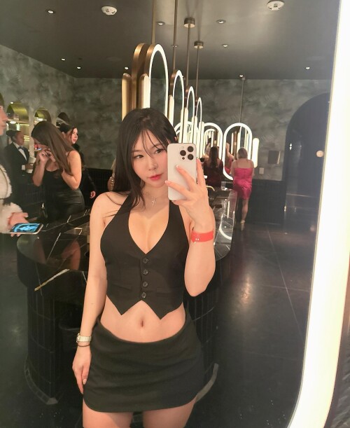 lucypark.official 1706751691 3292794309040634152 2135739046d4351151b20039d2