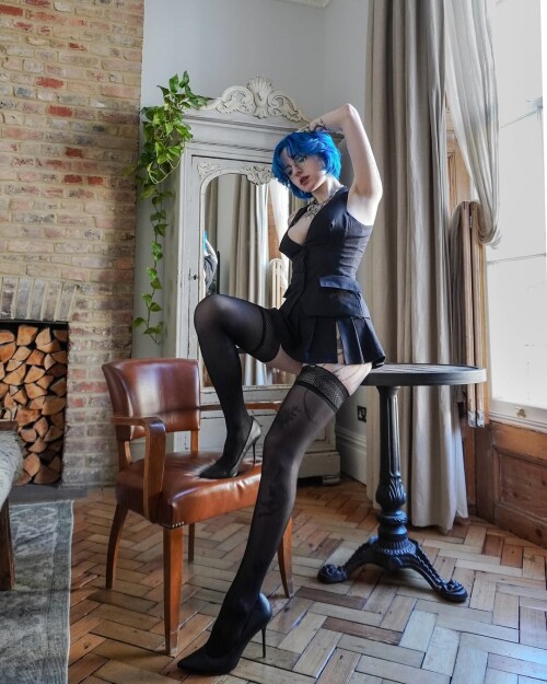 lyracr0w0 b7c53cf8c7ae463f9d6b0b3f4239818786bfd20380bcd653