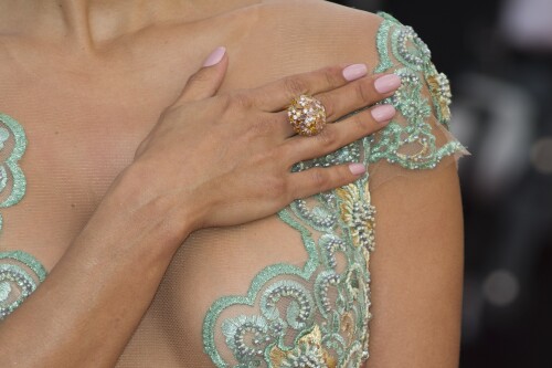 mJUFerEPxhIba371054aa919250