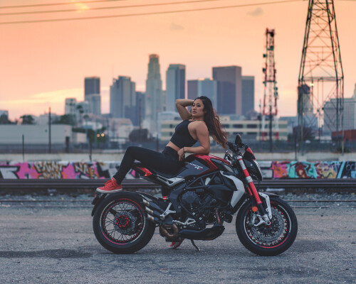 m 169852826633657b88d6901c9588f