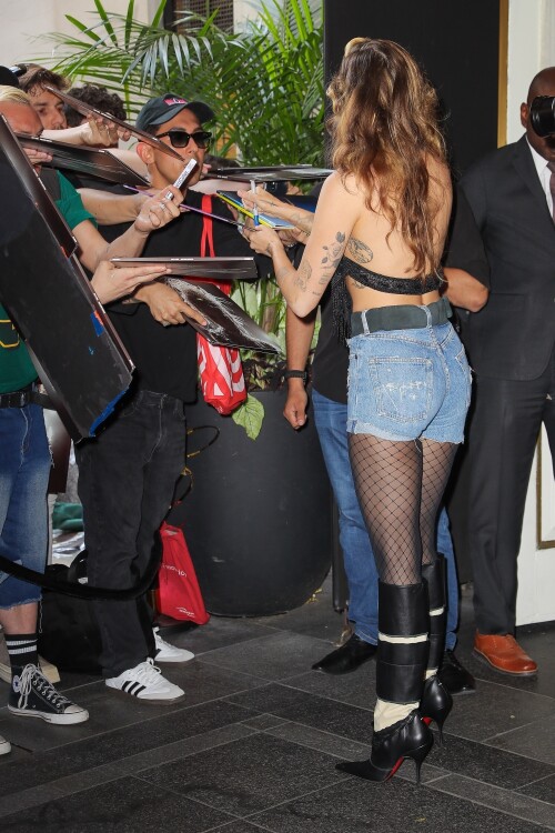 m__11_613141b1ee74832a