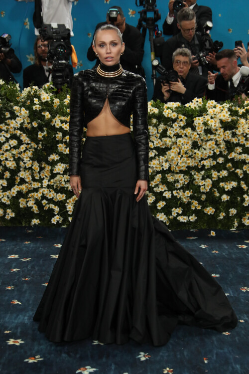 Mandatory Credit: Photo by Matt Baron/Shutterstock (15280321ff)Miley CyrusMet Gala 2025, Superfine: Tailoring Black Style, Arrivals, The Metropolitan Museum of Art, New York, USA - 05 May 2025