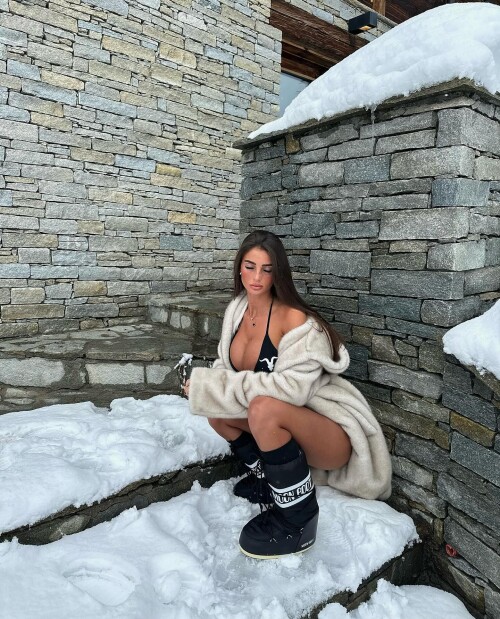 maddycheary C01ddBHMykY 68f043de17c0125d1