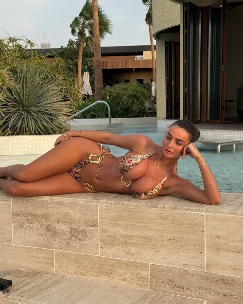 maddycheary 1084e793bd8745597192