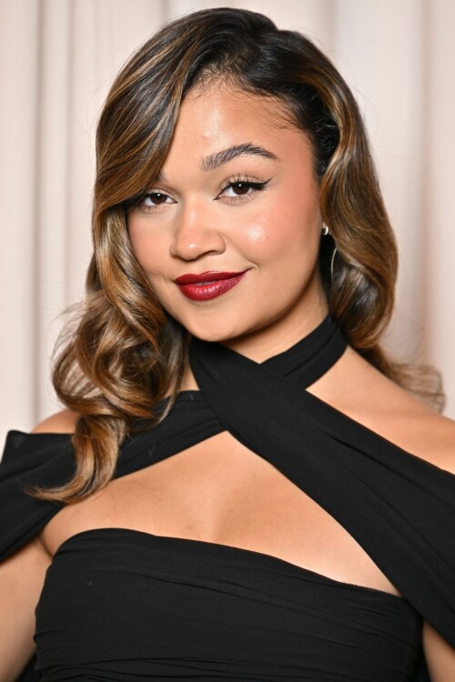 madison bailey at giambattista valli show at paris fashion week 09 29 2023 0d182d69203f9259c