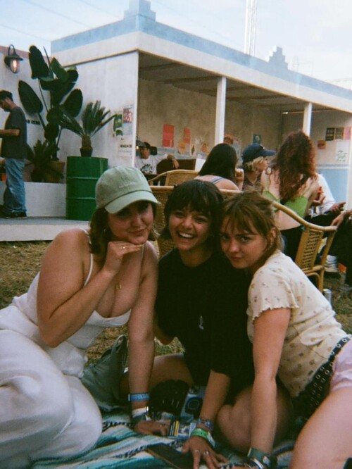 maisie williams 17 07 2025 00049c5fad73fd71b18c