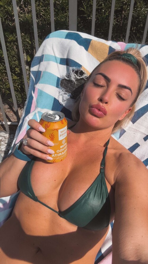 mandysaccs 2025 02 09T19 04 24f96103e772979e25