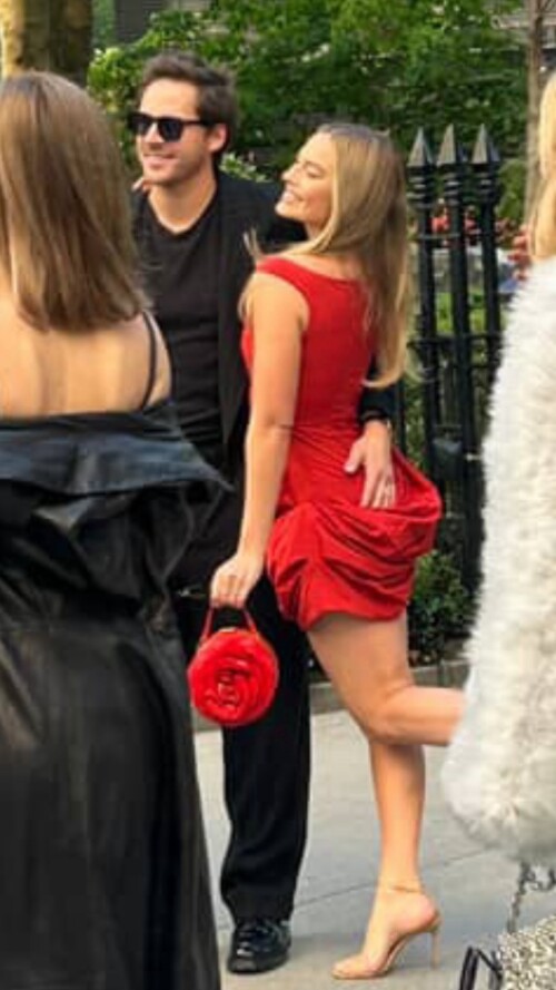 margoteliserobbienews stories 3635482253057345112 20250518 172112 499692488a37db3d380e2af4b