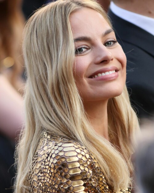 margotrobbie xo Cbd4DqyI8fb 