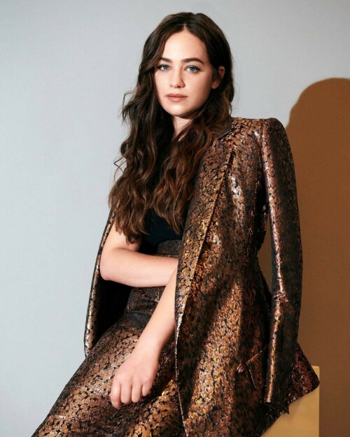 mary mouser netflix jan 2022 1 