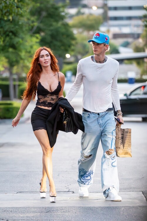 mcfanforceleblounge-net20-07-2023-07-38megan-fox-mgk-machine-gun-kelly_029ab07f6b7860e559b56f60f332cb885d