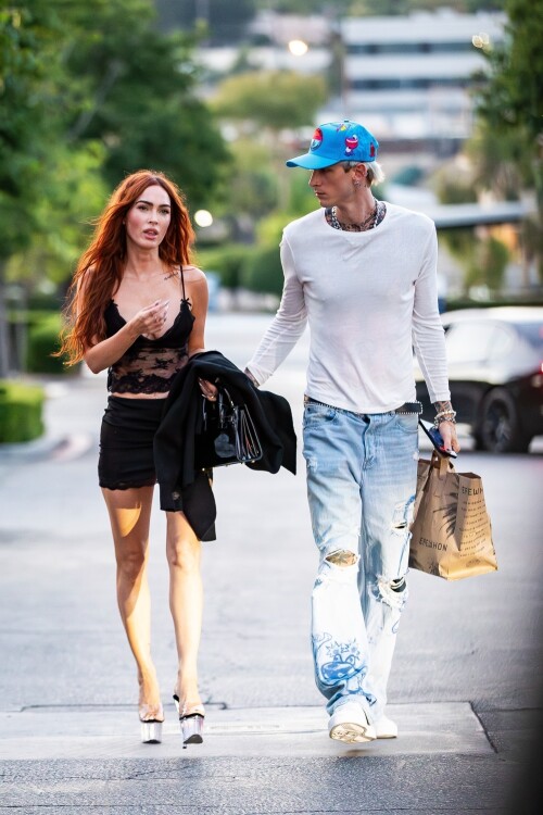 mcfanforceleblounge-net20-07-2023-07-38megan-fox-mgk-machine-gun-kelly_0500dadd019a8295be664e1d4272719308