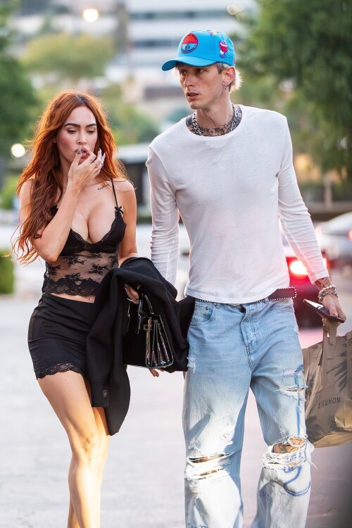 mcfanforceleblounge-net20-07-2023-07-38megan-fox-mgk-machine-gun-kelly_107f991fadf63292a3654dc51cab45cb19