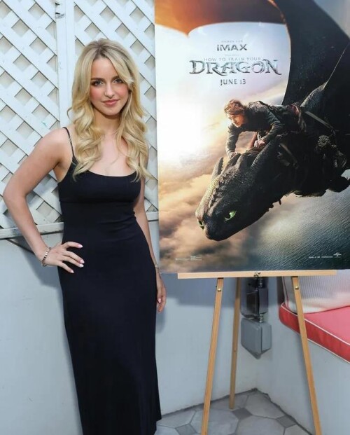 mckenna at httyd screening with mason via viralpopculture v0 09qiocrjnf1f1a4dd3f4be0450eab