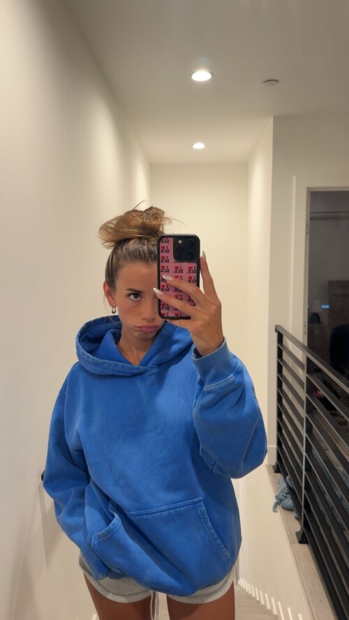 media 21e9d89e5af64bc690