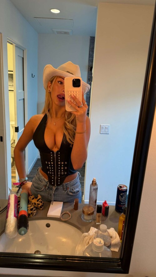 media0b70fd49e8957288