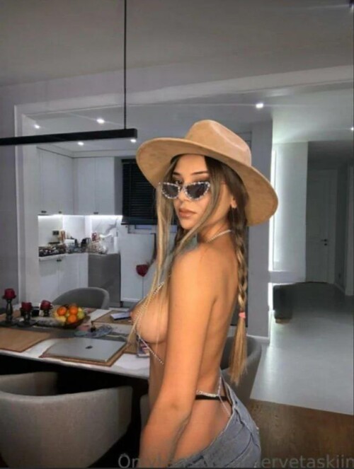 merve taskin v0 qkf3179wcmxe1e6144b21f34070ee