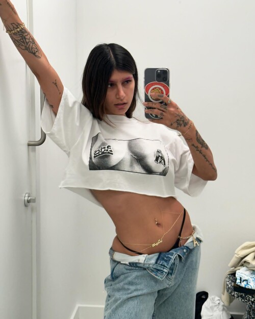 miakhalifa 20231220 000358a4326723d36cf8