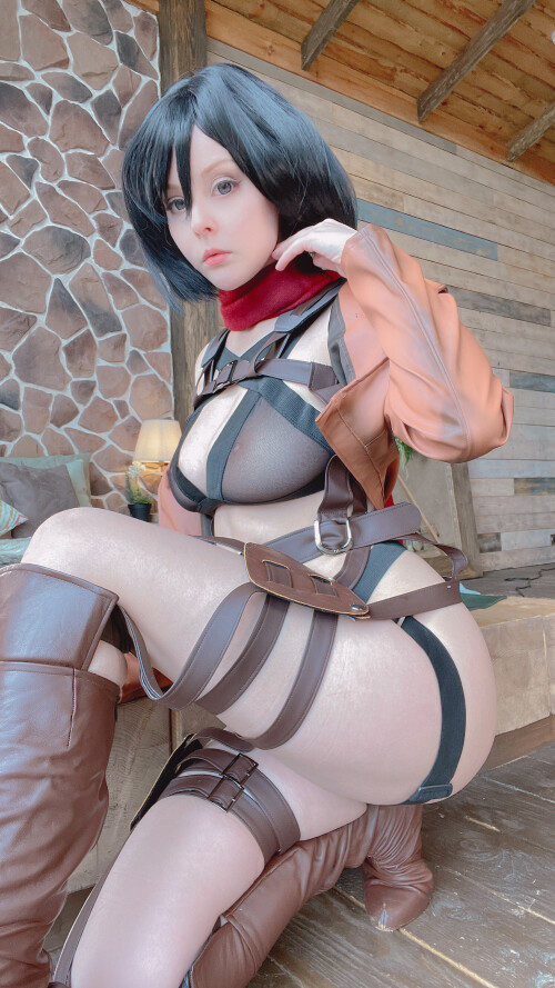 mikasa ackerman selfies 3
