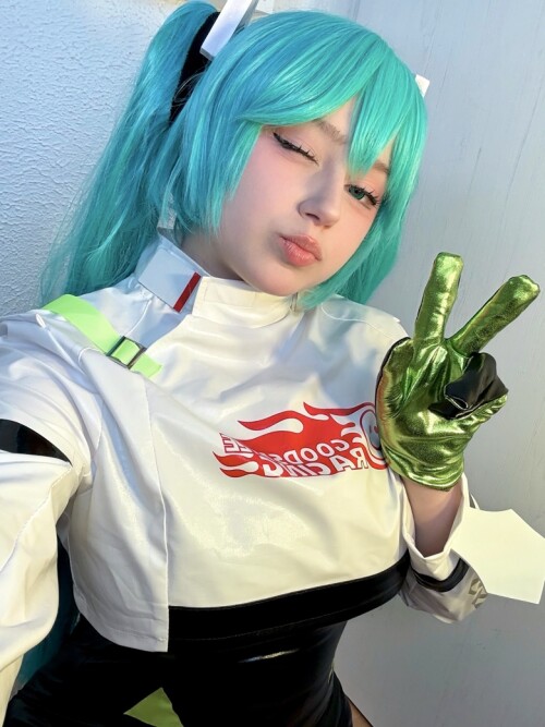 miku7fdcec9cb8a5e44ae