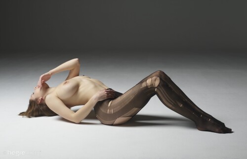 mila-a-raw-nudes-25-14000px239b6b155aafd440.jpeg