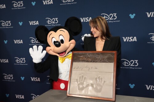 miley cyrus in anaheim 20240811 9 b569fb0cc64f325c