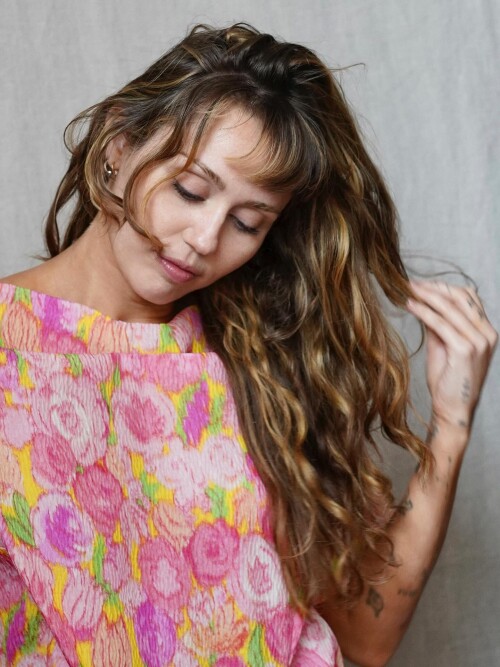 mileycyrus 1754416224 3692633385706470514 325734299d30d4ec8331f04df