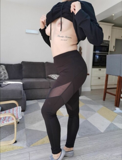 milf 30 yr old mom hopefully i can still pull off the h ejDGnu