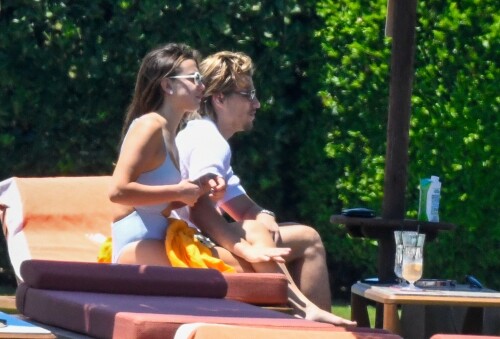 millie 31a2b8195c0fa4d2f8