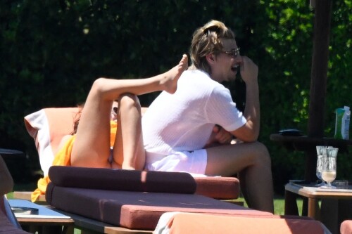 millie 33a9d93850e53bc383