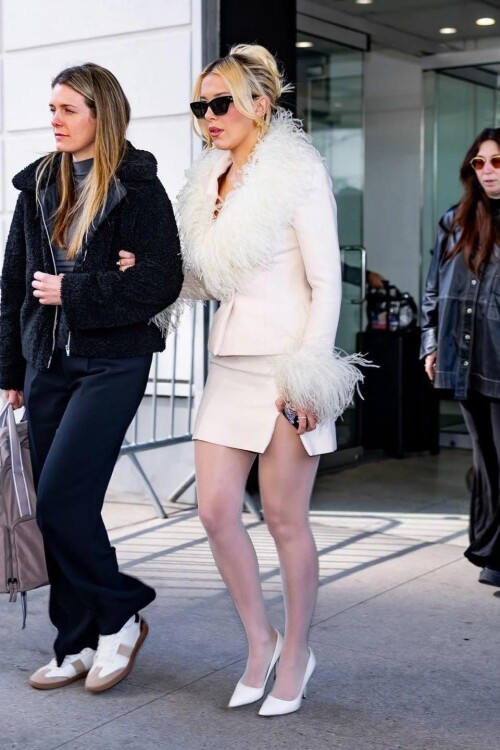 millie bobby brown v0 ly1yh5udb3oe1e3266200595c395b