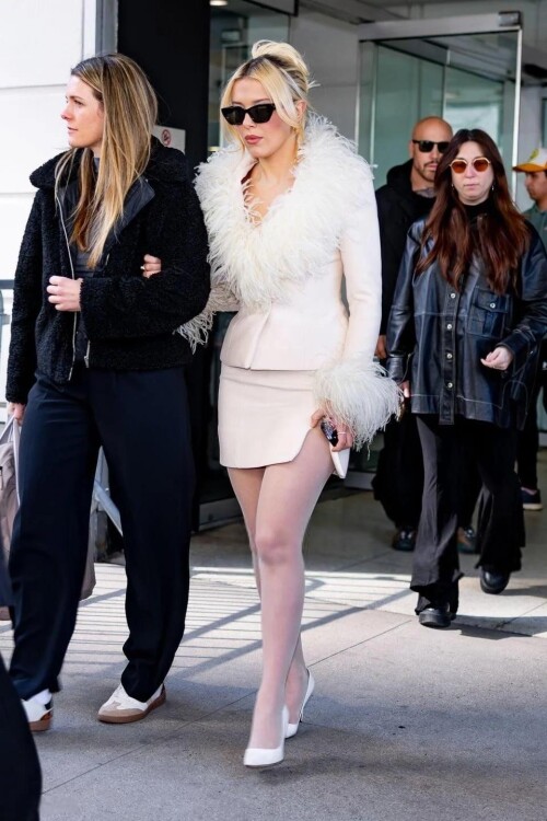 millie bobby brown v0 tp7u38udb3oe18ebbb8e35fd4011f