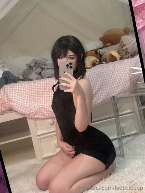 mirror selfies 15c5eb0e6c195a024