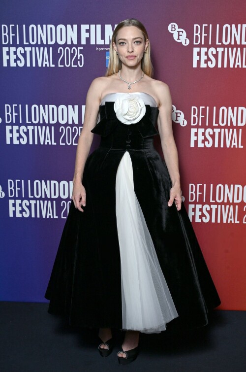 mnrtrtreer 1454f64eb412fb9c49