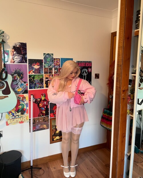 mollygram.com_InstagramPost_whatsername1.0_3586658008462341193ae02afb98dc664e4